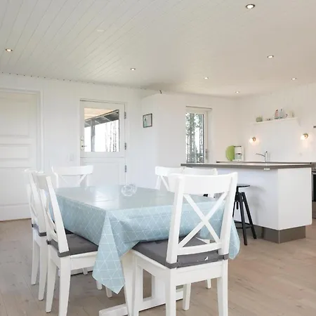 In Lokken With Kitchen Holiday home